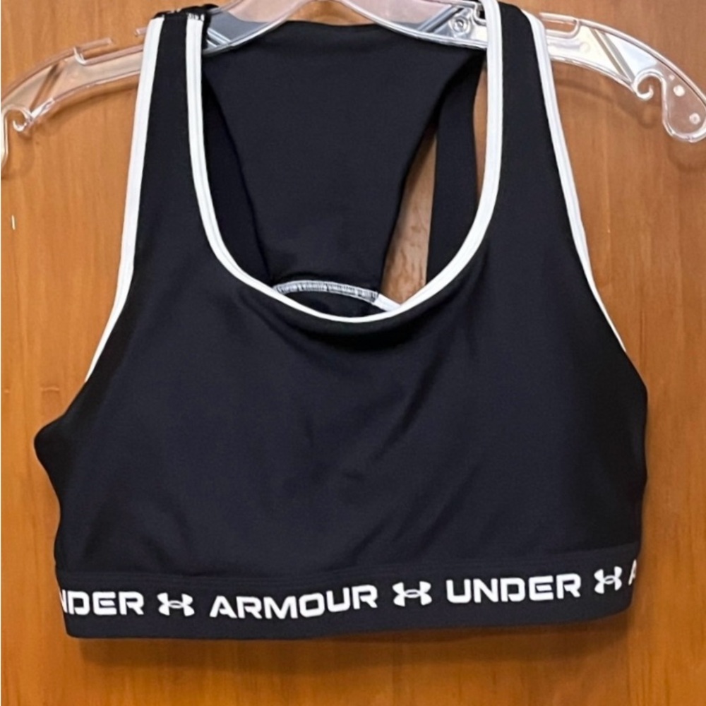 Under Armour Black and White Sports Bra Size XL